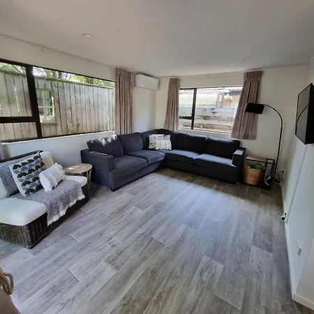The Tuis Nest Villa Taupo Exterior photo